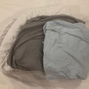 Pack n play mattress protector and 2 sheets.